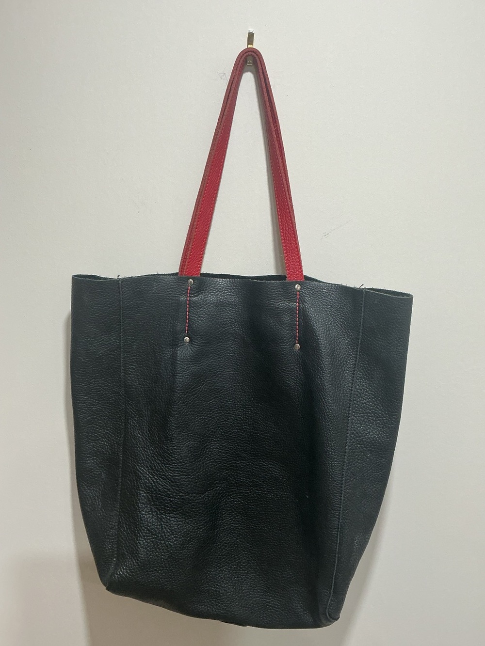 Vintage ROOTS Pebbled Leather Shoulder Double Handle Bucket Black Red Tote Bag